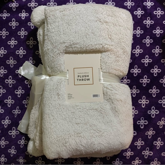 Ulta Beauty Bedding Ulta Plush Throw Blanket Poshmark